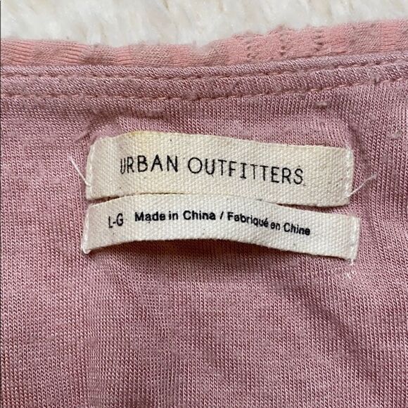 Urban Outfitters pink crop top with flower pattern size L - Picture 2 of 10